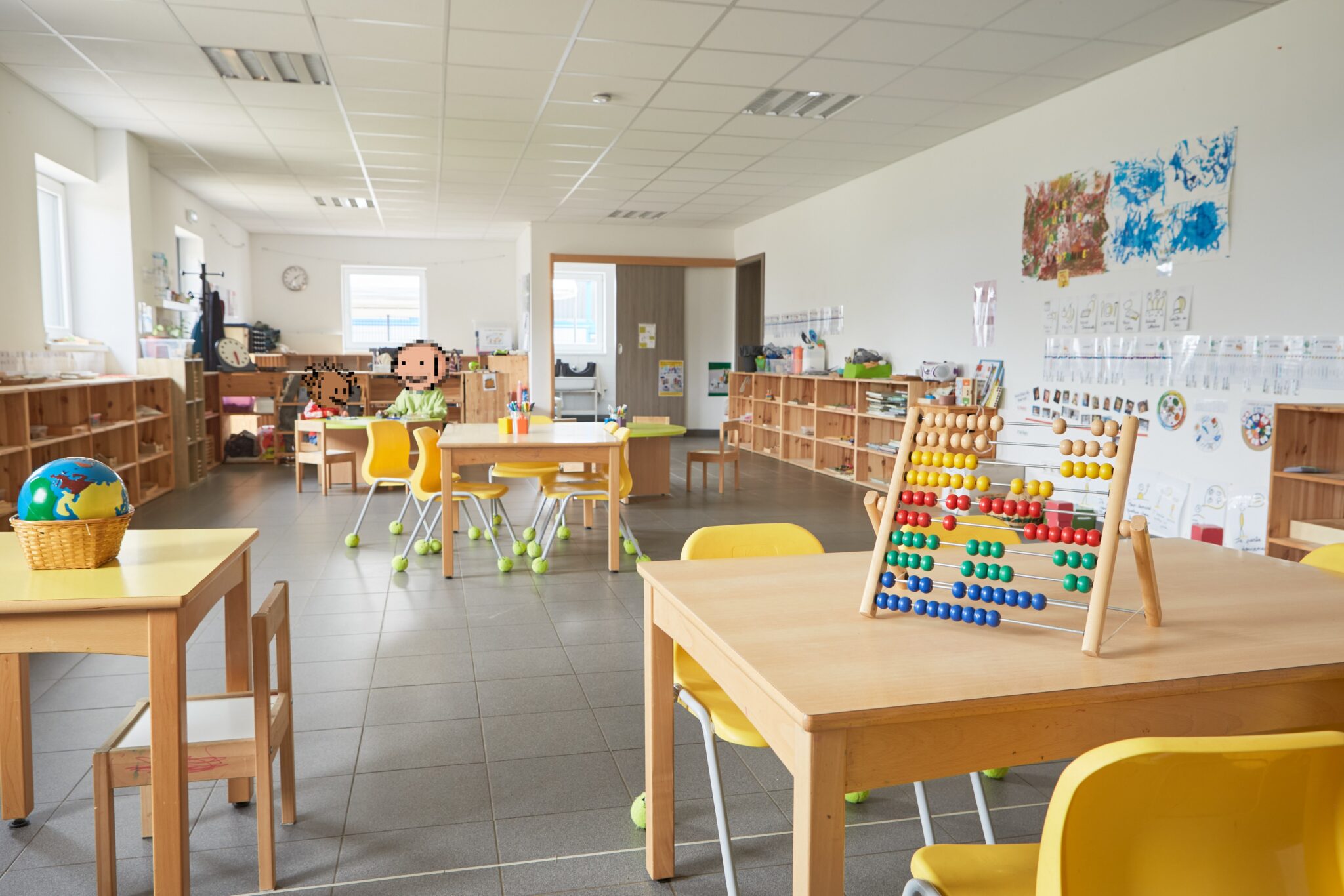 354417842_1248591502465825_6925742261808855663_n Salle de classe des maternelles